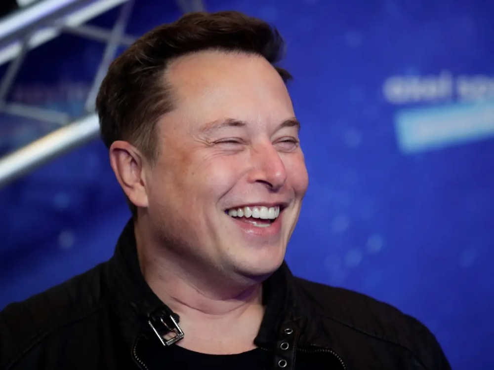 Tỷ phú Elon Musk - CEO của hãng Tesla - đã mua lại mạng xã hội Twitter Tỷ phú Elon Musk - CEO của hãng Tesla - đã mua lại mạng xã hội Twitter