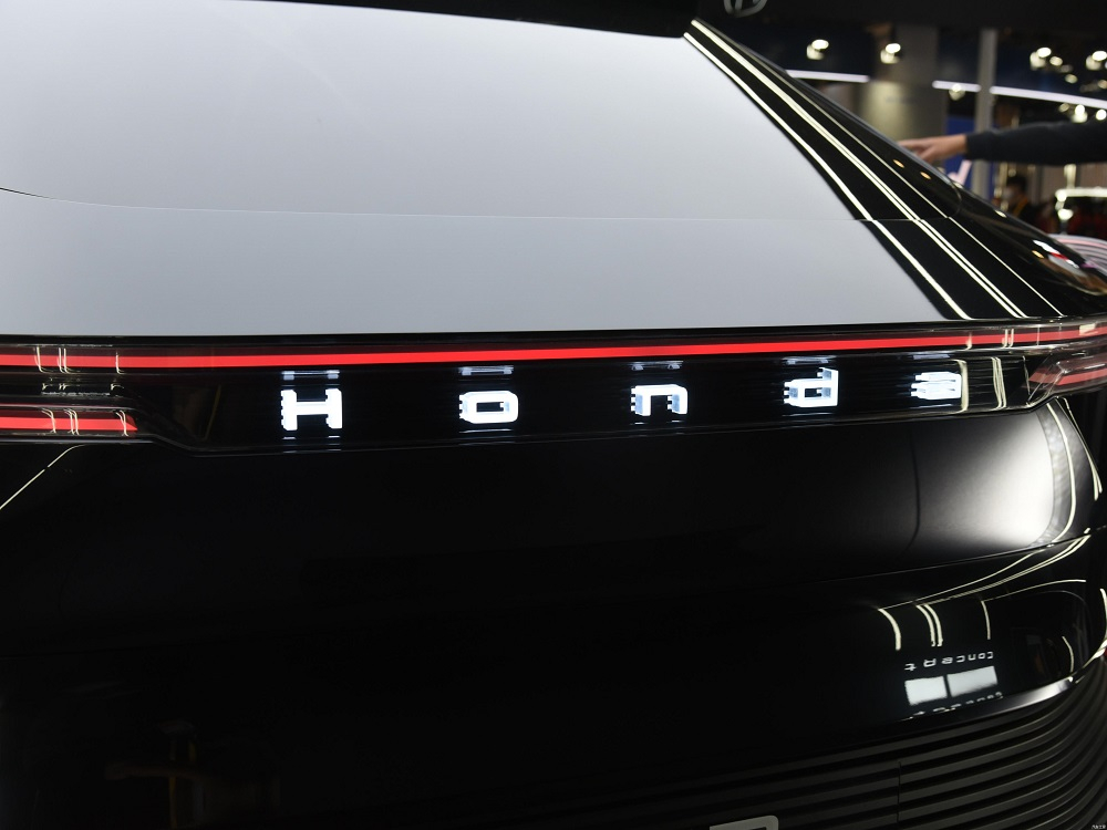 Dòng chữ Honda phát sáng ở giữa đuôi xe của Honda e:N2 Concept Dòng chữ Honda phát sáng ở giữa đuôi xe của Honda e:N2 Concept