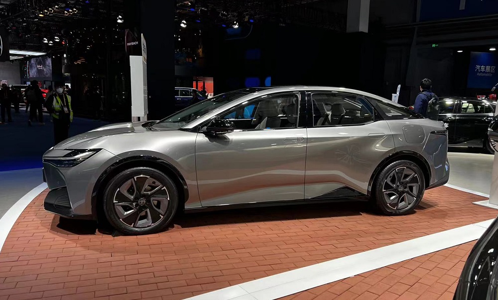 Toyota bZ3 là ô tô điện với kích thước như Camry Toyota bZ3 là ô tô điện với kích thước như Camry