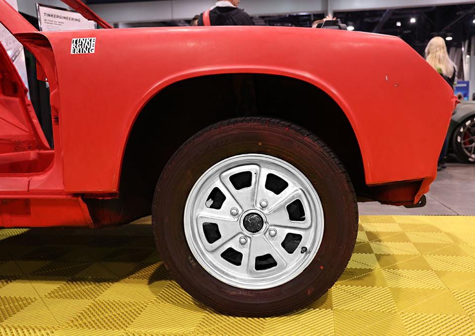 Chiếc Porsche 914 thuần điện của Farnam vẫn chưa được hoàn thiện Chiếc Porsche 914 thuần điện của Farnam vẫn chưa được hoàn thiện