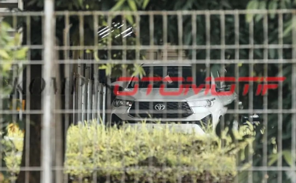 Toyota Innova 2023 hiện nguyên hình trước khi ra mắt vào cuối tháng này