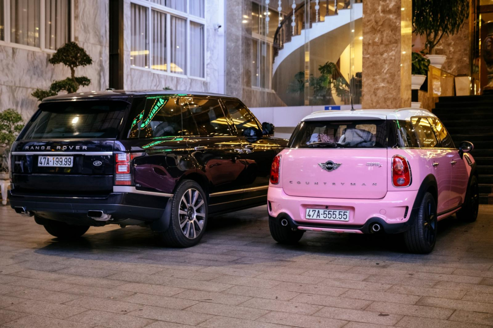 Trùm biển đẹp ở Đắk Lắk thay xiêm y hồng cánh sen cho Mini Cooper S Countryman biển ngũ quý 5