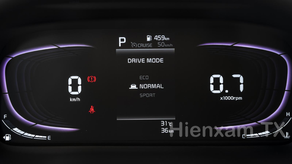 Phía sau vô-lăng là màn hình hiển thị đa thông tin có thiết kế khá tương đồng với Hyundai Stargazer. Phía sau vô-lăng là màn hình hiển thị đa thông tin có thiết kế khá tương đồng với Hyundai Stargazer.