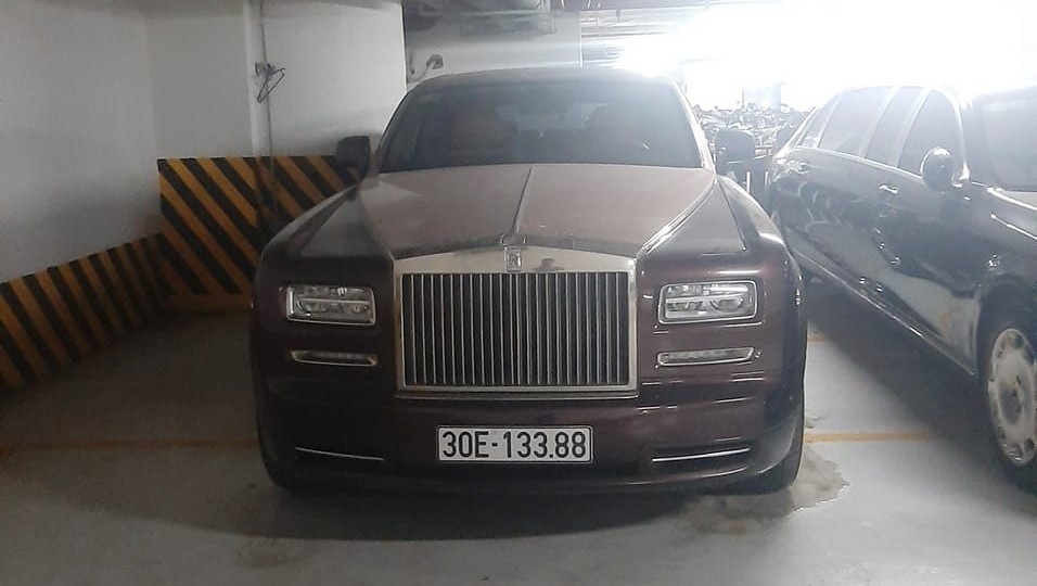 Giảm giá gần 3 tỷ đồng, ngân hàng muốn Rolls-Royce Phantom Lửa thiêng đấu giá thành công lần thứ 2?