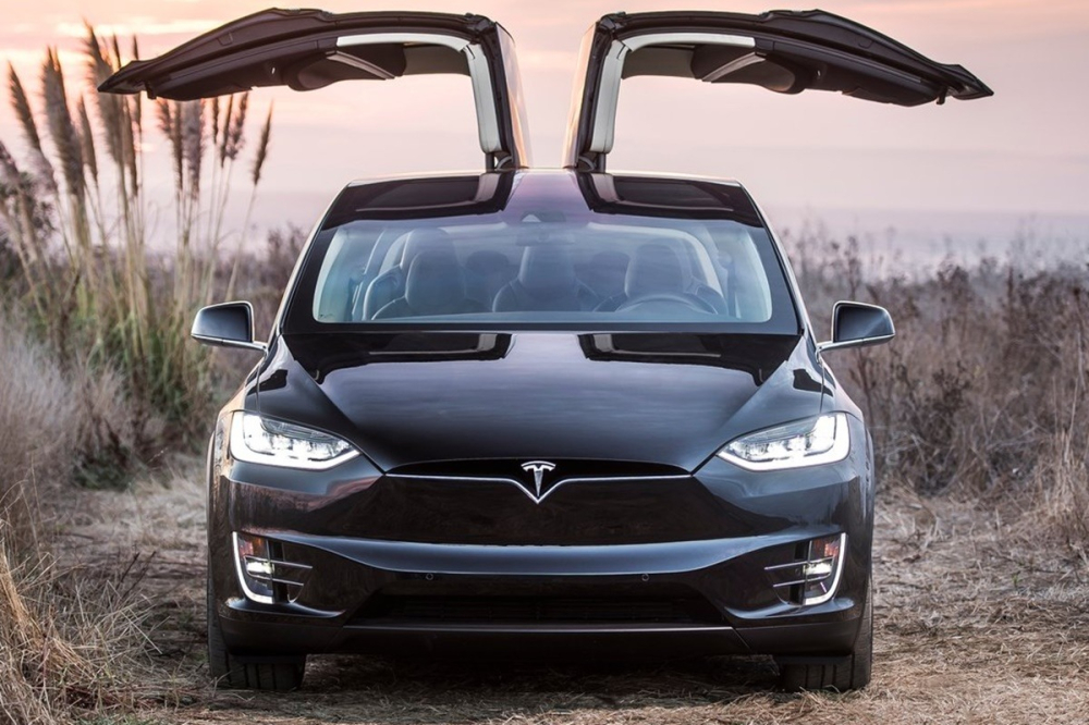 Tesla Model X bị triệu hồi Tesla Model X bị triệu hồi
