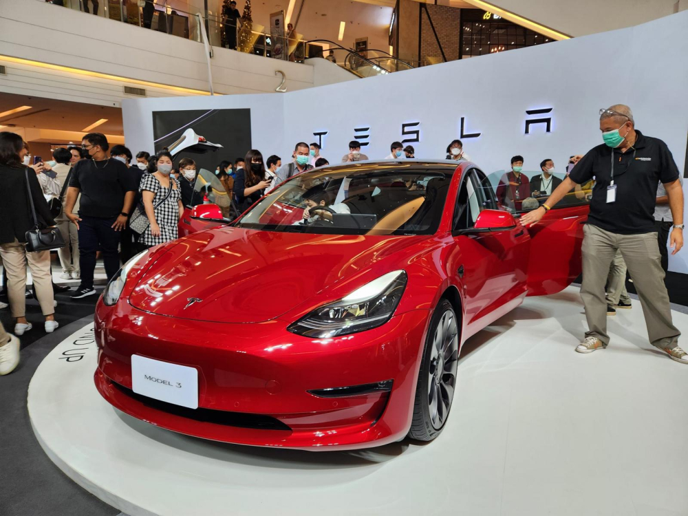 Ô tô điện Tesla Model 3 chính thức được bán tại Thái Lan, giá chỉ như Toyota Camry ở Việt Nam Ô tô điện Tesla Model 3 chính thức được bán tại Thái Lan, giá chỉ như Toyota Camry ở Việt Nam