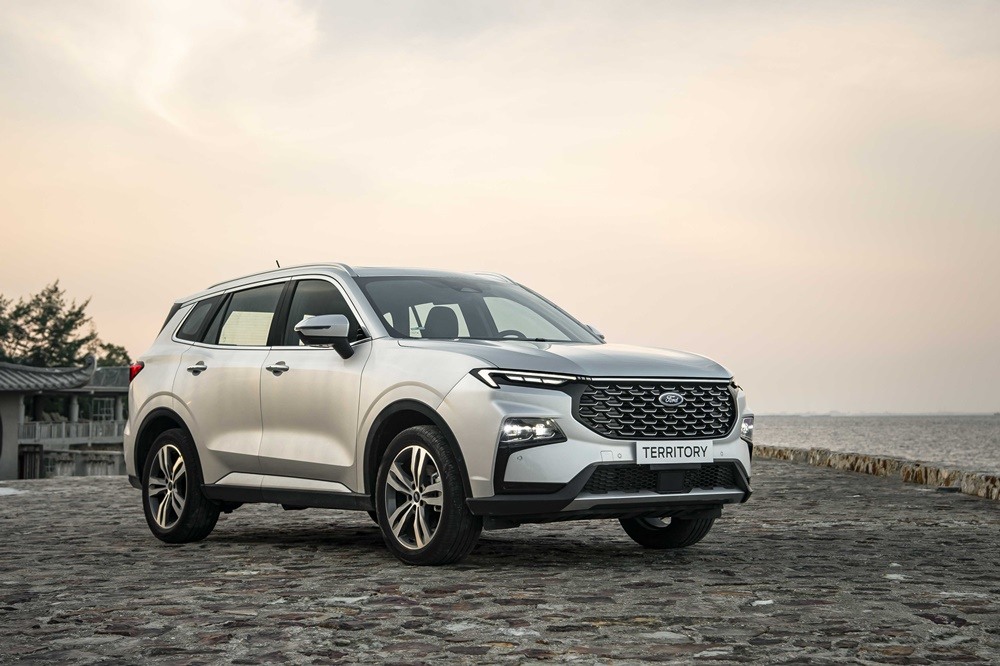 Đây là dòng xe thuộc phân khúc C-SUV mới nhất được xuất xưởng tại nhà máy Hải Dương. Đây là dòng xe thuộc phân khúc C-SUV mới nhất được xuất xưởng tại nhà máy Hải Dương.