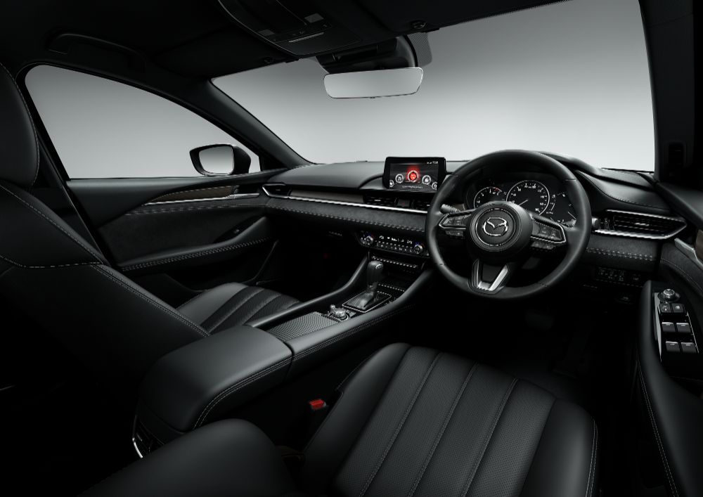 Nội thất bọc da Nappa màu đen mới của Mazda6 2023