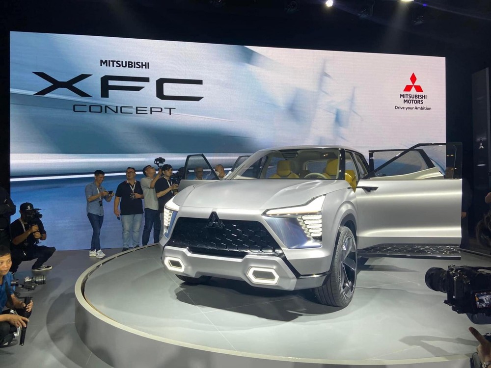 Mitsubishi XFC Concept Mitsubishi XFC Concept