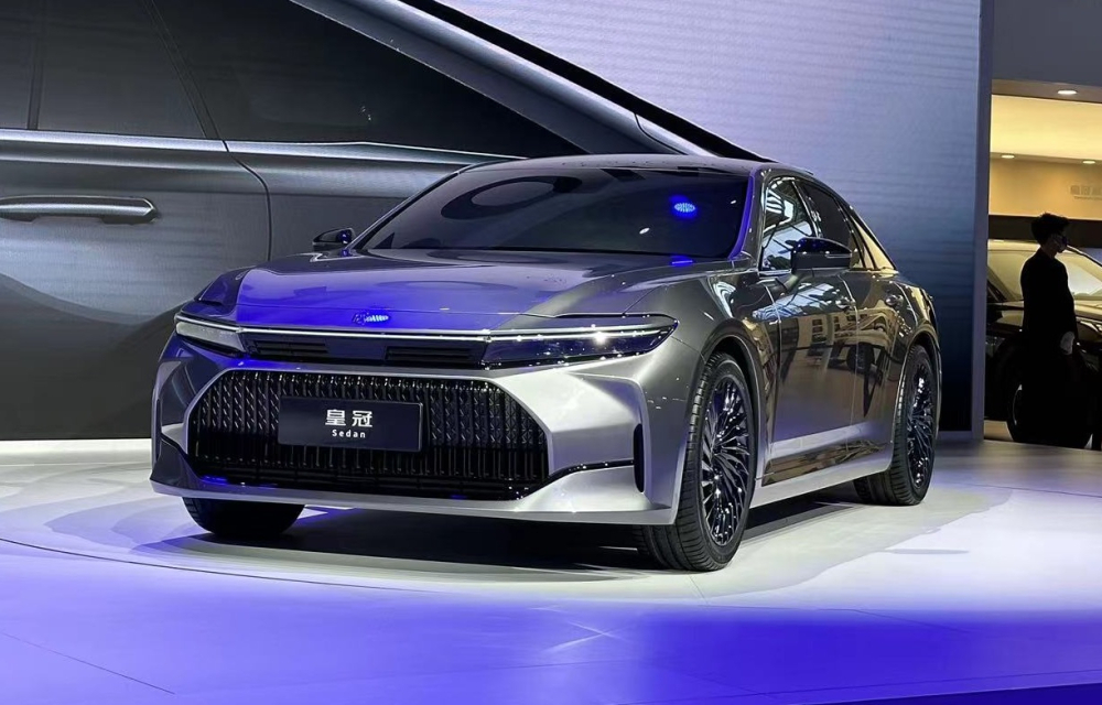 Sau Nhật Bản, thế hệ mới của xe bộ trưởng Toyota Crown Sedan ra mắt tại thị trường sát với Việt Nam Sau Nhật Bản, thế hệ mới của xe bộ trưởng Toyota Crown Sedan ra mắt tại thị trường sát với Việt Nam