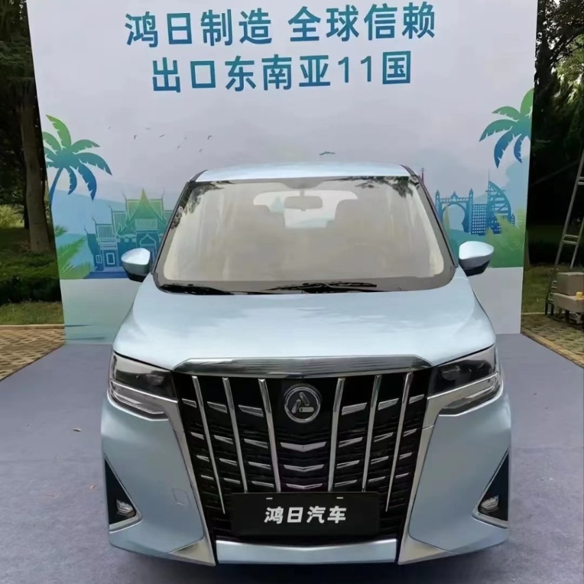 Honri Boma có thiết kế đầu xe không khác gì Toyota Alphard Honri Boma có thiết kế đầu xe không khác gì Toyota Alphard
