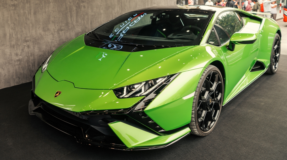 Siêu xe Lamborghini mới trưng bày ở Hà Nội là phiên bản Huracan thứ mấy  xuất hiện tại Việt Nam?