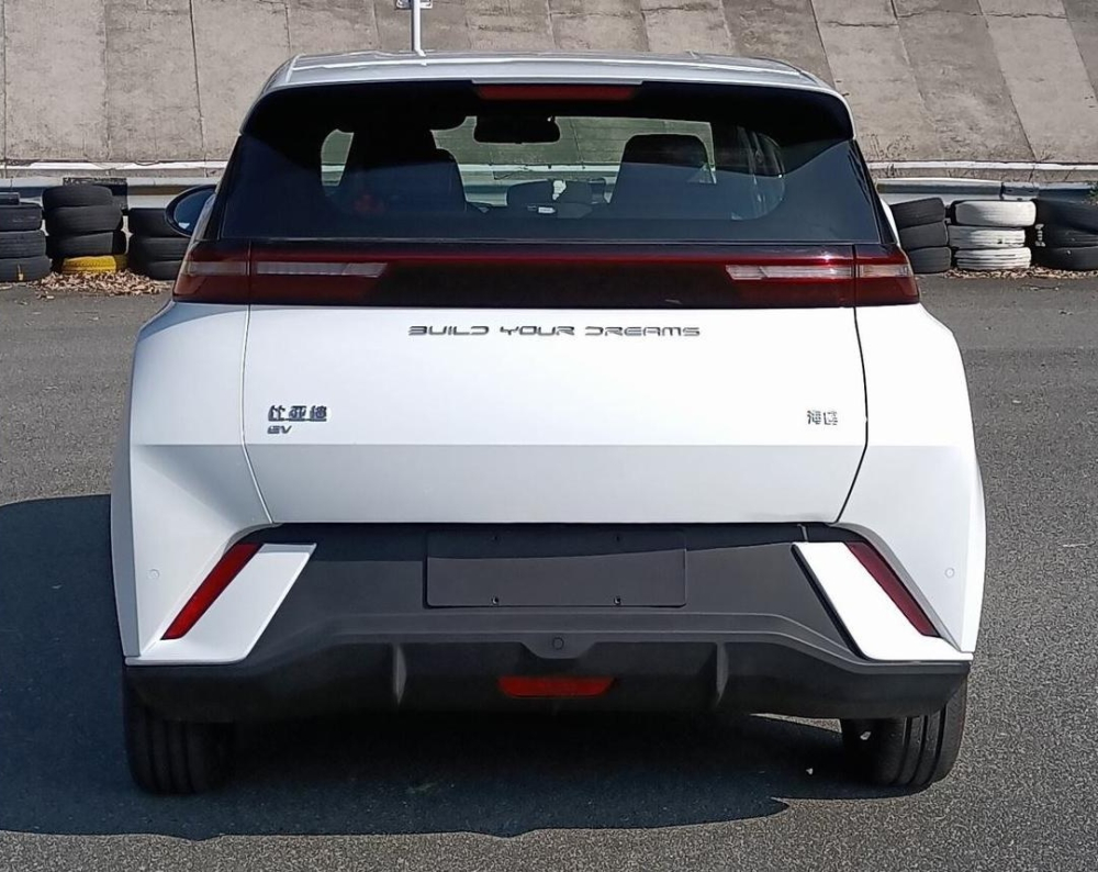 BYD Seagull nhìn từ phía sau BYD Seagull nhìn từ phía sau