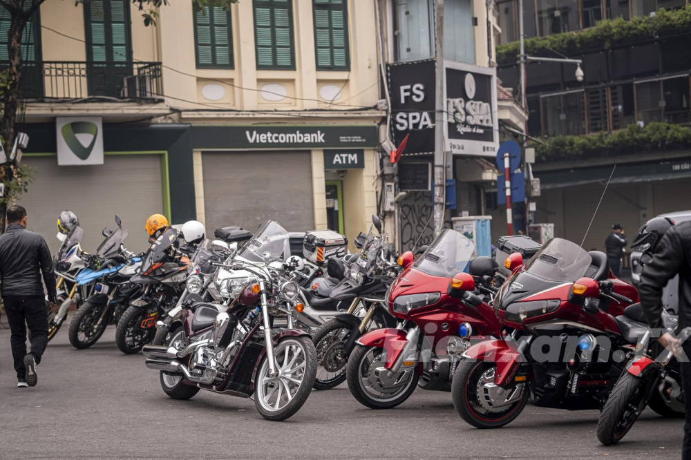 Dàn xe phân khối lớn với sự nổi bật của những chiếc Honda Goldwing. Dàn xe phân khối lớn với sự nổi bật của những chiếc Honda Goldwing.