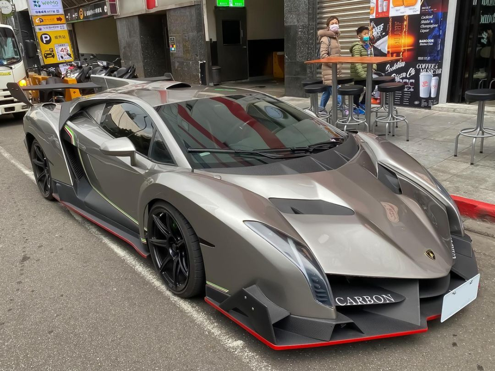 Đại gia Đài Loan mang siêu xe Lamborghini Gallardo giới hạn để độ thành Lamborghini  Veneno