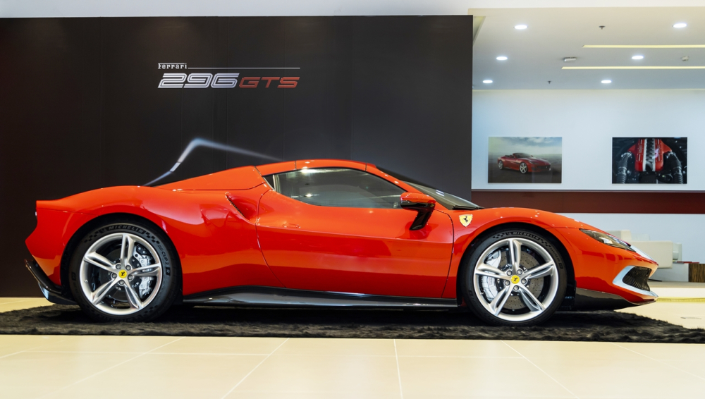 Ferrari 296 GTS khi đóng mui Ferrari 296 GTS khi đóng mui