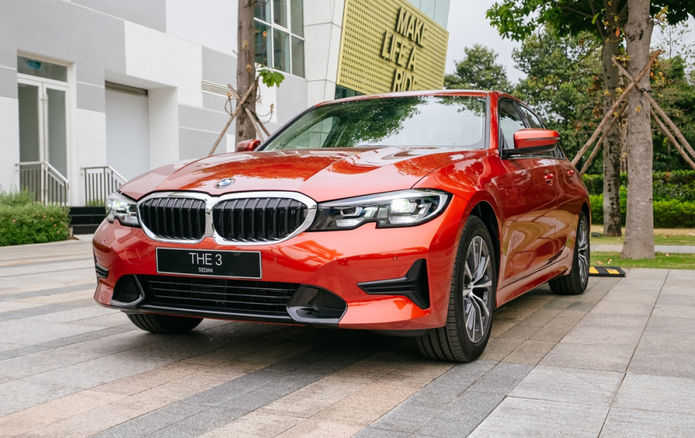 Xe BMW được giảm giá hàng loạt, 3-Series bản thấp rẻ hơn cả Toyota Camry bản cao