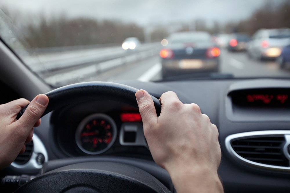 Tính năng Cruise control rất hữu ích khi sử dụng trên đường cao tốc. Tuy nhiên cũng cần lưu ý để tránh xảy ra tai nạn. Tính năng Cruise control rất hữu ích khi sử dụng trên đường cao tốc. Tuy nhiên cũng cần lưu ý để tránh xảy ra tai nạn.