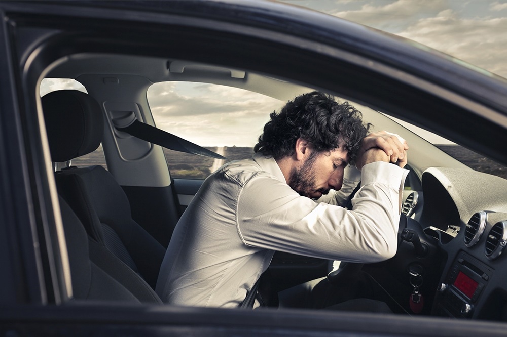 Ngủ gật khi lái xe chiếm 20% nguyên nhân dẫn đến các vụ tai nạn. Ngủ gật khi lái xe chiếm 20% nguyên nhân dẫn đến các vụ tai nạn.