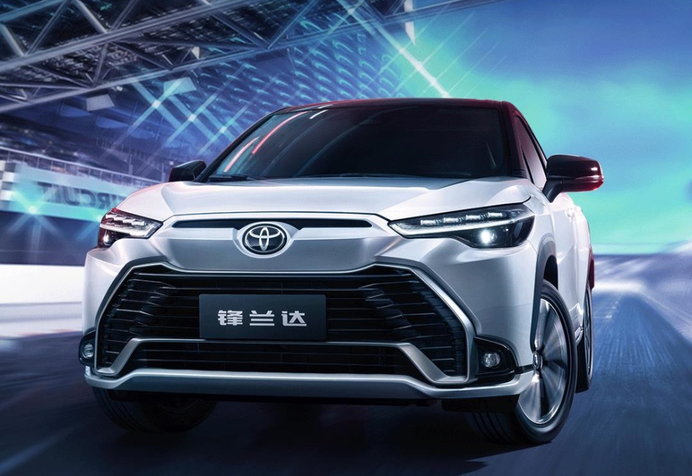 Toyota Frontlander 2023 có thêm viền màu bạc xung quanh lưới tản nhiệt Toyota Frontlander 2023 có thêm viền màu bạc xung quanh lưới tản nhiệt