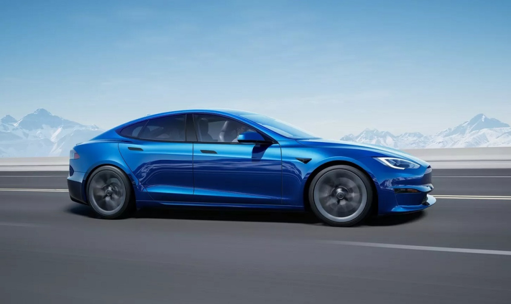 Tesla tiếp tục giảm giá khô máu cho ô tô điện