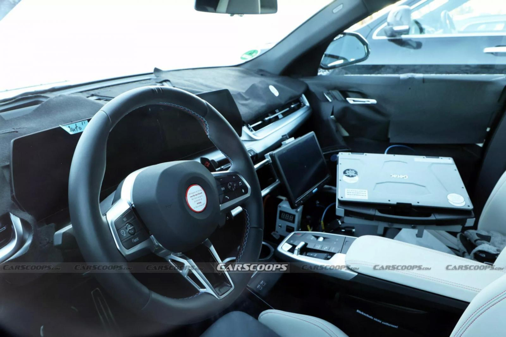 Lộ diện BMW X2 2024 với nội thất sang trọng và thể thao