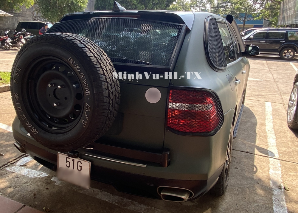 Chi tiết Porsche Cayenne có gói độ nhẹ nhàng nhất nhưng lại là hàng độc nhờ trang bị hộp số sàn 6 cấp