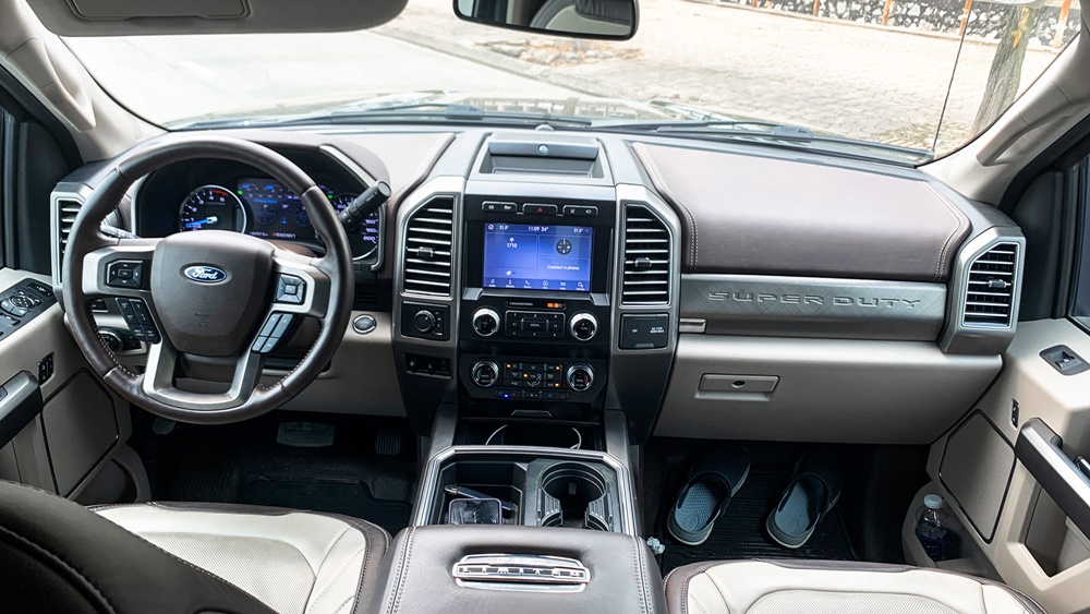 Khoang nội thất bên trong Ford F450 Super Duty. Khoang nội thất bên trong Ford F450 Super Duty.