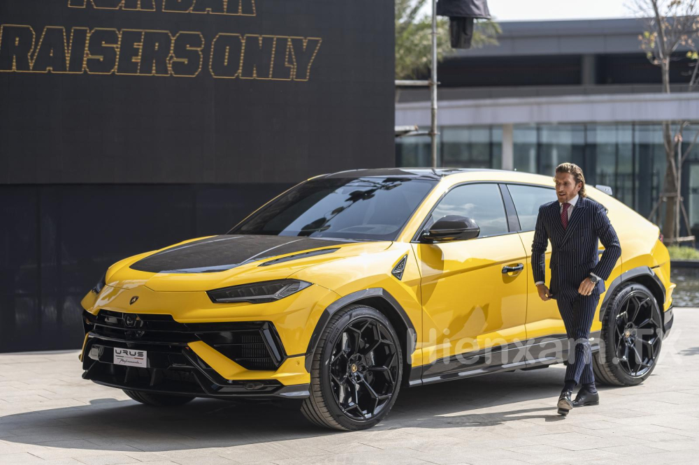 Siêu SUV Lamborghini Urus Performante chính thức ra mắt Việt Nam, giá khởi  điểm từ 16,5 tỉ đồng