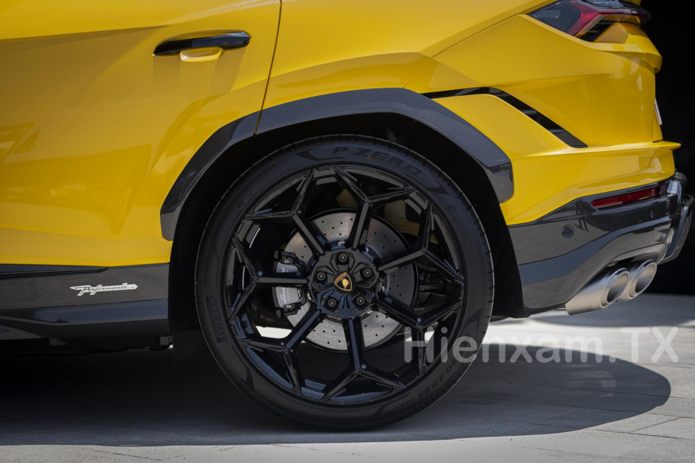 Lốp xe cao cấp của Pirelli P Zero