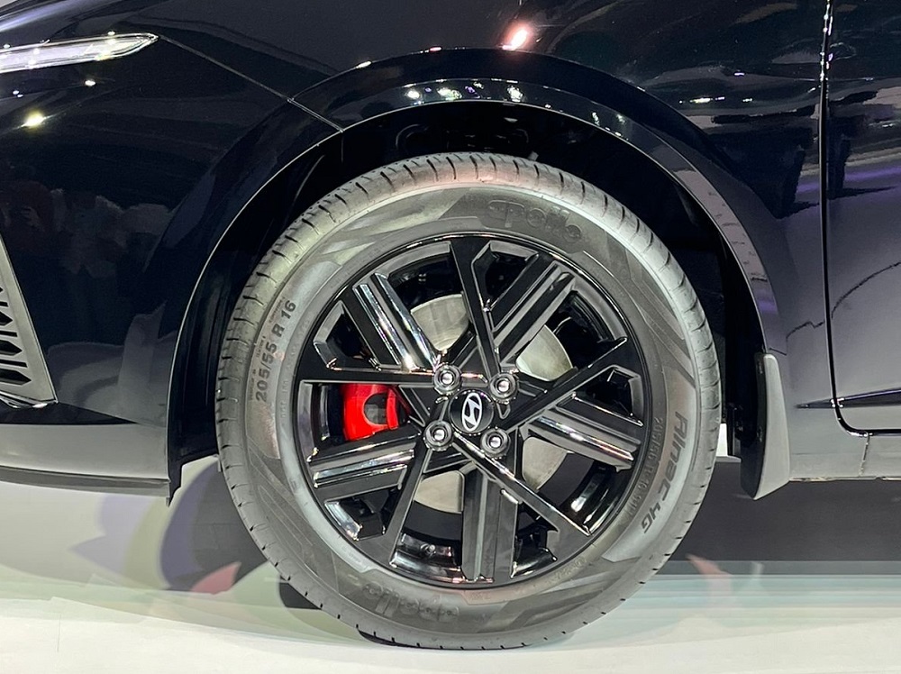 Vành 16 inch của Hyundai Accent 2023 bản cao cấp nhất
