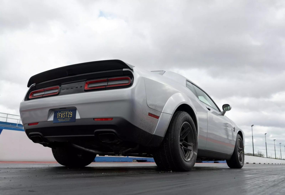 Quái thú Dodge Challenger SRT Demon 170