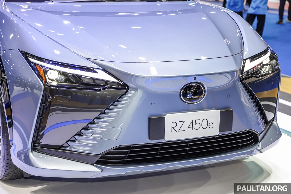 Cận cảnh đầu xe của Lexus RZ 2023