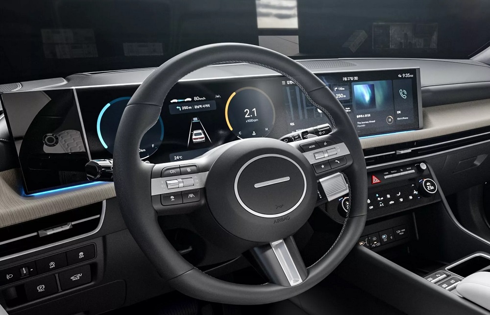 Cận cảnh vô lăng và màn hình cong mới của Hyundai Sonata 2024