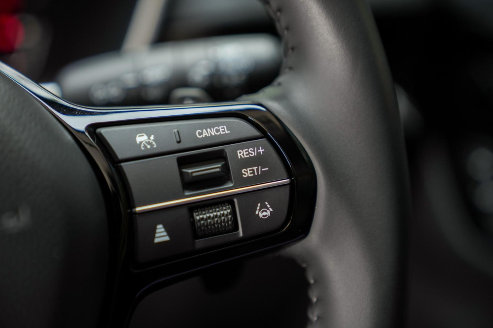 Honda CR-V e:HEV ES 2023 có nhiều trang bị an toàn