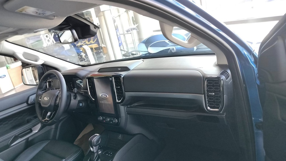 Ford Ranger Sport AT 4x4 2023 dùng màn hình cảm ứng trung tâm 10 inch
