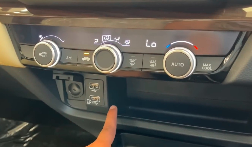 Honda City ZX 2023 dùng điều hòa tự động