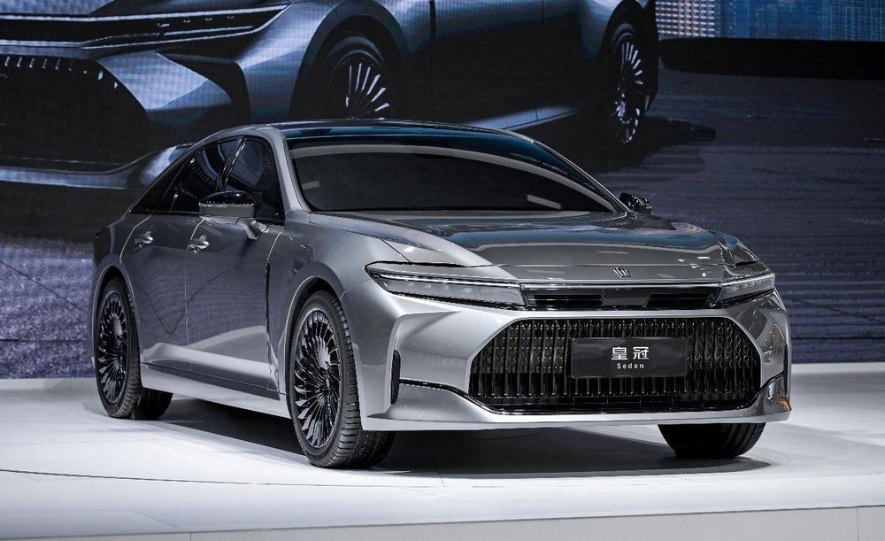 Thế hệ mới của xe bộ trưởng Toyota Crown Sedan được chốt lịch ra mắt Thế hệ mới của xe bộ trưởng Toyota Crown Sedan được chốt lịch ra mắt