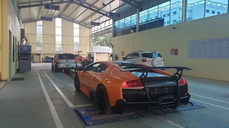 Đây là chiếc Lamborghini Murcielago thứ 2 độ body kit Lamborghini Murcielago SV tại Việt Nam