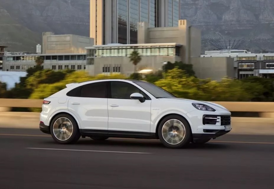 Porsche Cayenne 2024 tăng giá mạnh so với phiên bản cũ