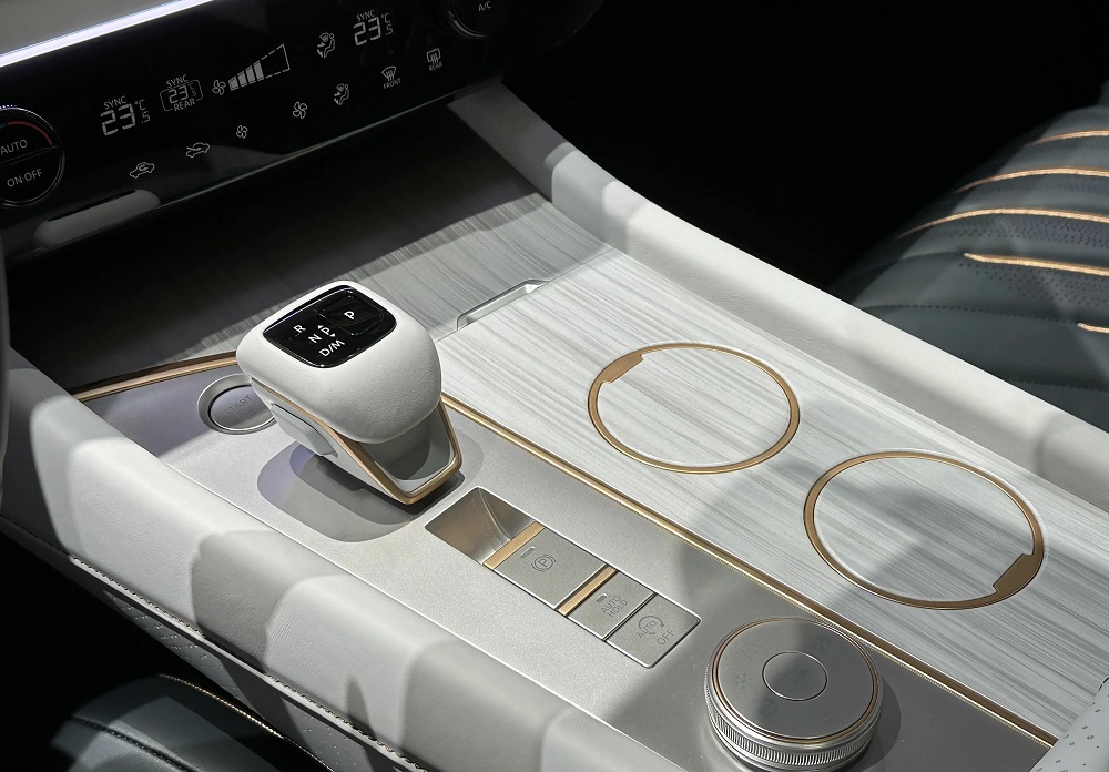 Cụm điều khiển trung tâm của Nissan Pathfinder Concept Cụm điều khiển trung tâm của Nissan Pathfinder Concept