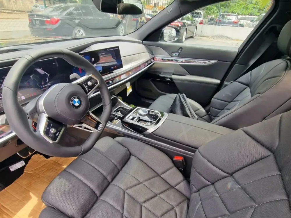 Nội thất sang trọng của BMW 7-Series 2023 