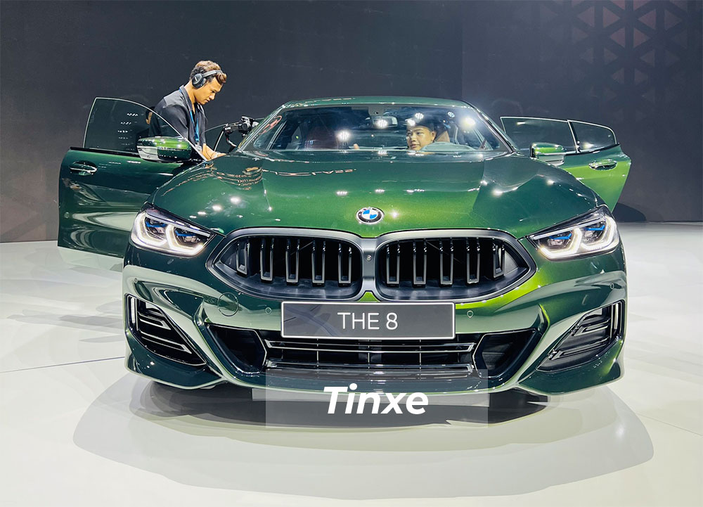 BMW 8-Series Gran Coupe 2023 khi nhìn trực diện