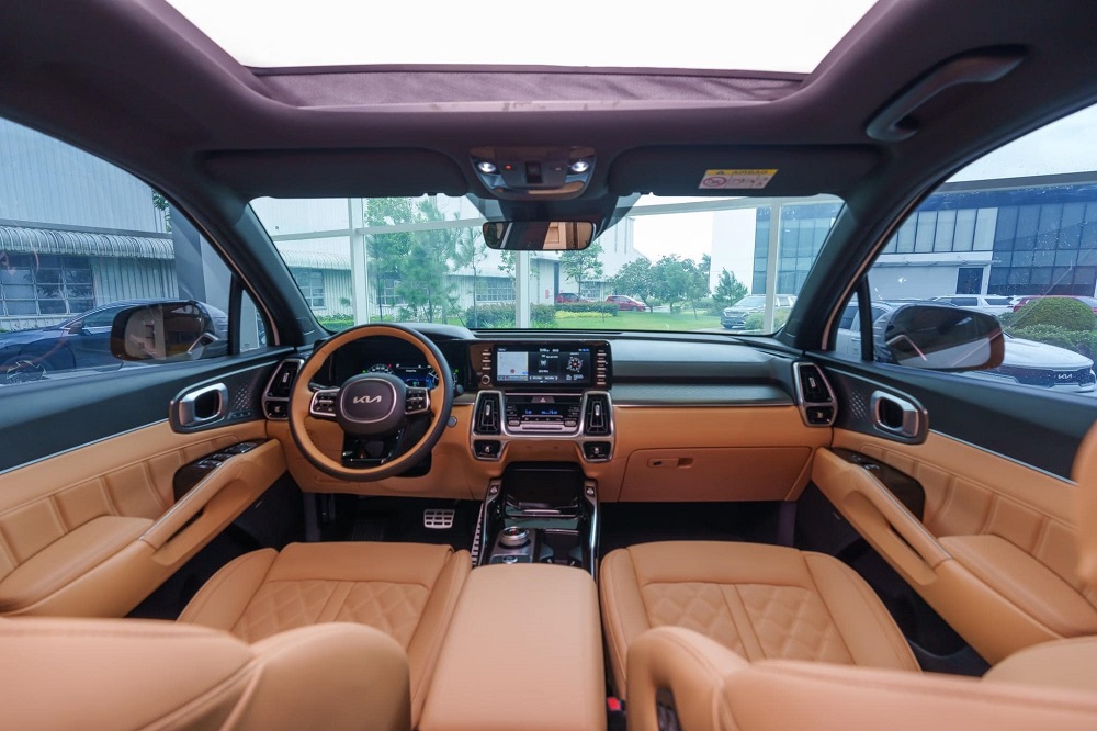 Kia Sorento 2023 lặng lẽ về đại lý, nội thất phối màu như xe sang Kia Sorento 2023 lặng lẽ về đại lý, nội thất phối màu như xe sang