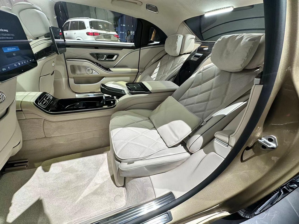 Ghế sau của Mercedes-Maybach S580e 2024 Ghế sau của Mercedes-Maybach S580e 2024