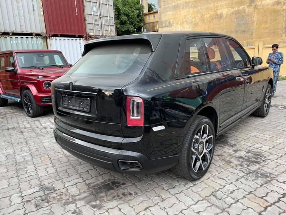 Hải Quan Truy Tìm Chủ Nhân Chiếc Xe Rolls Royce Cullinan Bị Bỏ Rơi ở Cảng Hải Phòng Gần 1 Năm 