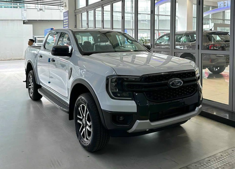 Ford Ranger Sport 2023 - phiên bản đắt thứ hai chỉ sau Wildtrak - chính thức có mặt tại đại lý Việt Nam Ford Ranger Sport 2023 - phiên bản đắt thứ hai chỉ sau Wildtrak - chính thức có mặt tại đại lý Việt Nam