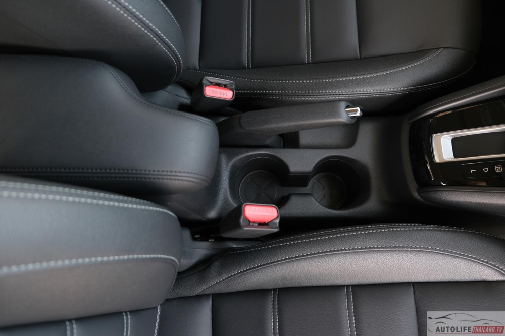 Phanh tay chỉnh cơ của Nissan Almera 2023 Phanh tay chỉnh cơ của Nissan Almera 2023