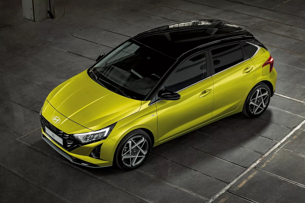 Hyundai i20 2024 màu vàng chanh phối với nóc đen thời trang
