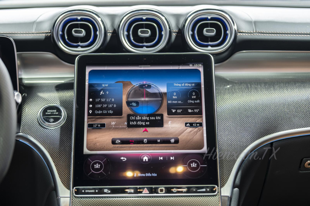 Ở vị trí trung tâm là màn hình giải trí 11,9 inch Ở vị trí trung tâm là màn hình giải trí 11,9 inch